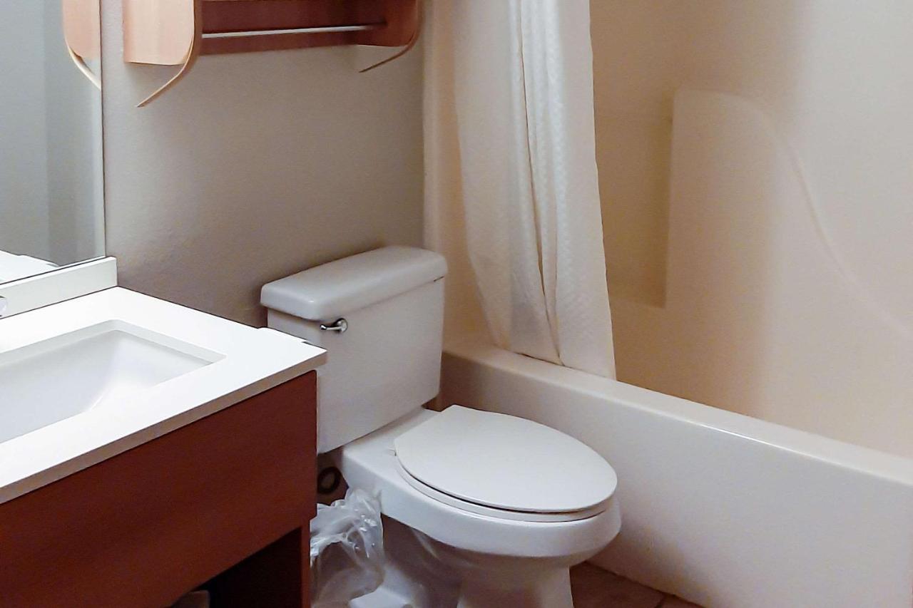 Starkville Inn & Suites Ngoại thất bức ảnh