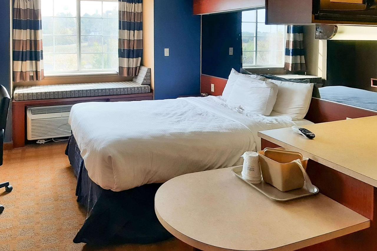 Starkville Inn & Suites Ngoại thất bức ảnh