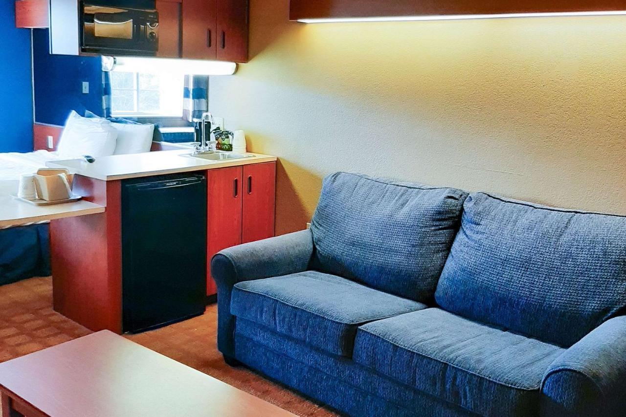 Starkville Inn & Suites Ngoại thất bức ảnh